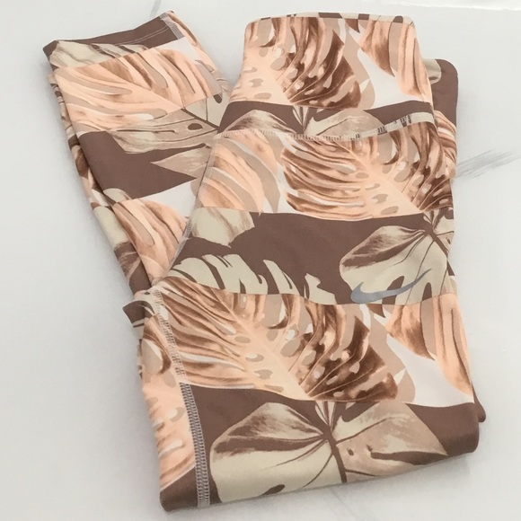 Nike Pants - Nike Dry Fit Cropped Length High Waist Leggings NEW